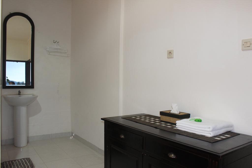 Dangin Mangkalan Homestay Munduk Szoba fotó